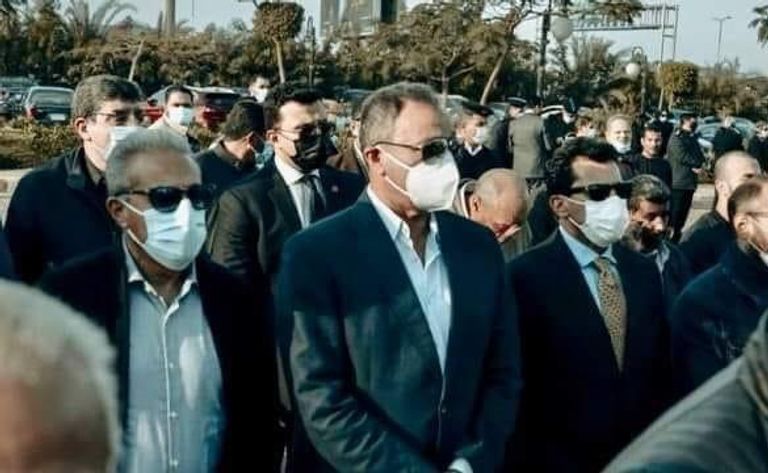 محمود الخطيب في جنازة أحمد بكري 