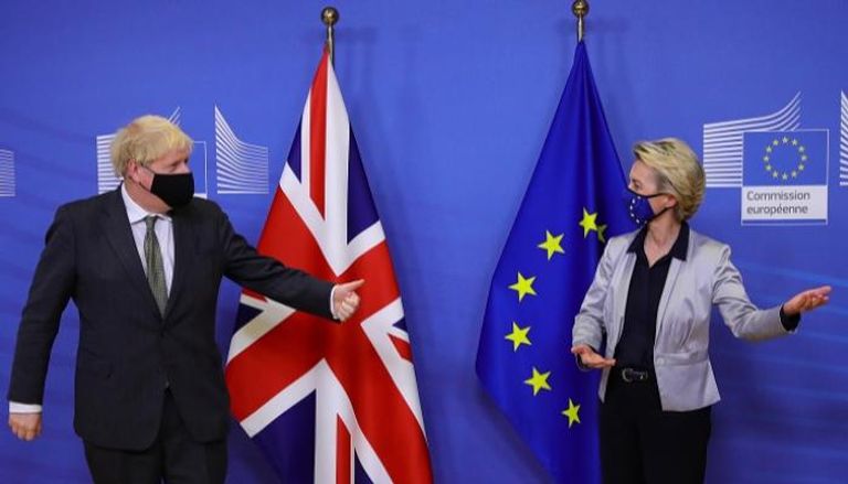 رئيسة المفوضية الأوروبية ورئيس الوزراء البريطاني – أ ف ب