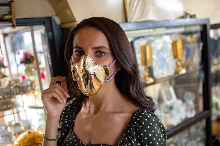 الكمامة تلعب دورا كبيرا في مواجهة انتشار فيروس كورونا