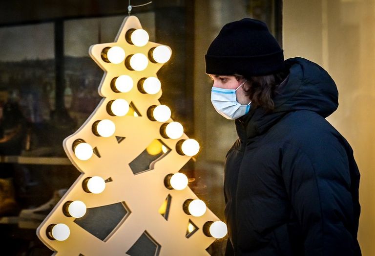 الكمامة تلعب دورا كبيرا في مواجهة انتشار فيروس كورونا