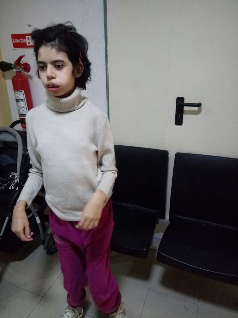 مايا.. جزائرية مصابة بمرض متلازمة ريت النادر والخطر منذ 18 عاما مايا.. جزائرية مصابة بمرض متلازمة ريت النادر