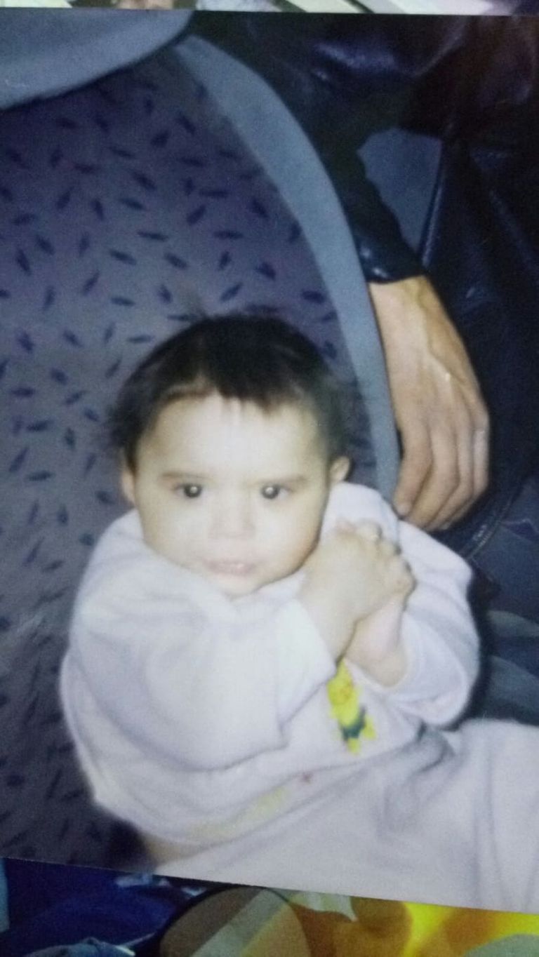 مايا.. جزائرية مصابة بمرض متلازمة ريت النادر والخطر منذ 18 عاما مايا.. جزائرية مصابة بمرض متلازمة ريت النادر