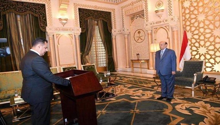   الدكتور معين عبدالملك يؤدي اليمين الدستورية أمام الرئيس هادي