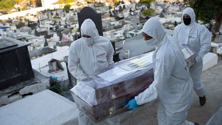 ارتفاع إصابات كورونا حول العالم لـ80 مليونا و720 ألفا و289 إصابة