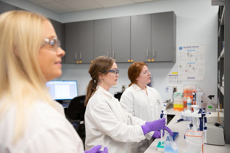 العالم ينتظر نهاية كابوس كورونا