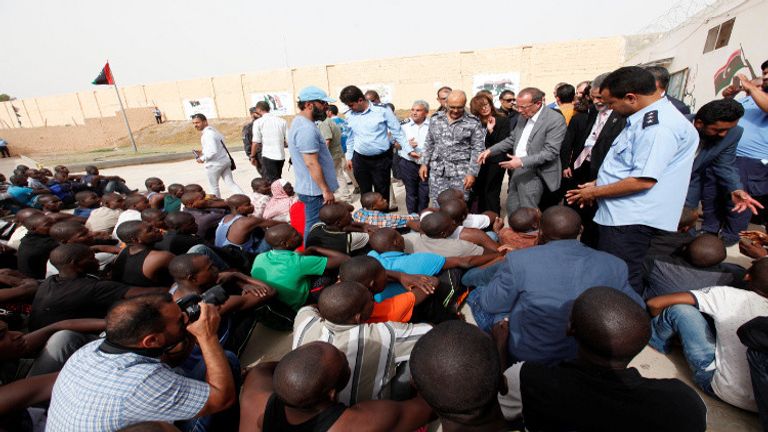 جانب من اعتراض قوارب للمهاجرين قبالة سواحل ليبيا - أرشيفية