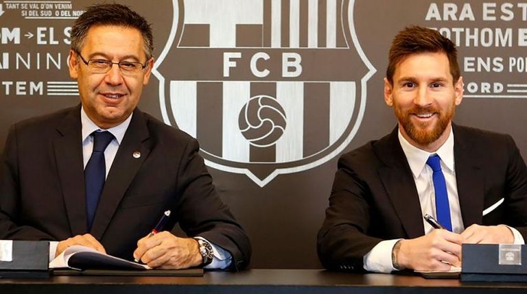 ليونيل ميسي وجوسيب ماريا بارتوميو ليونيل ميسي قائد برشلونة