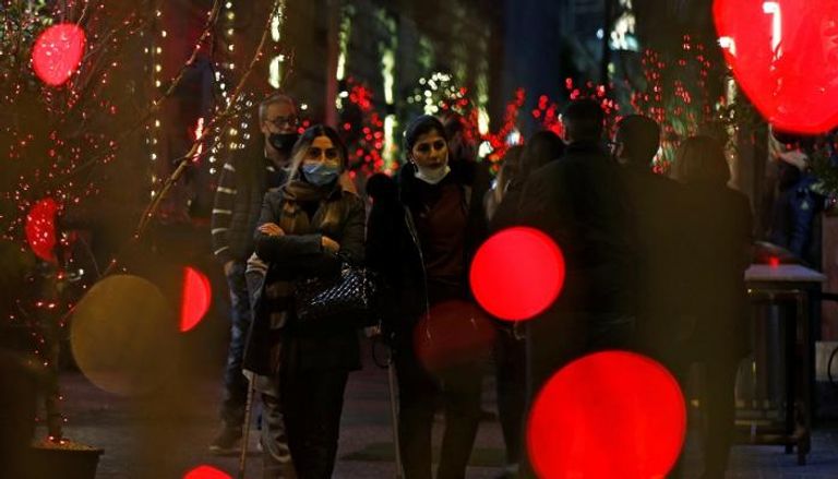 أردنيون يحتفلون بالكريسماس في ظل كورونا