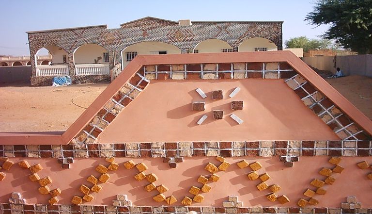 أحد الأبنية الحجرية في موريتانيا