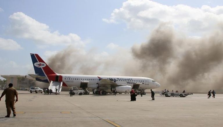 جانب من الهجوم الإرهابي في مطار عدن