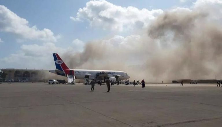 لحظة استهداف مطار عدن اليمني- أرشيفية