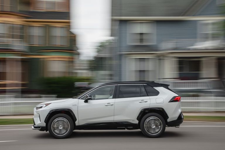تويوتا RAV4 وفولكسفاجن 