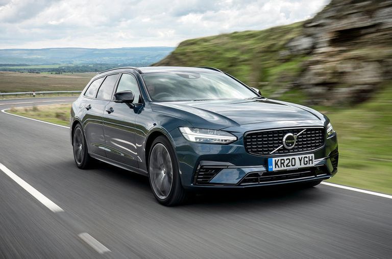 فولفو طراز V90 Recharge T6  بي إم دبليو 330e