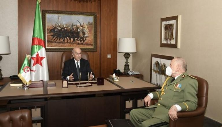 جانب من لقاء الرئيس الجزائري وقائد الجيش