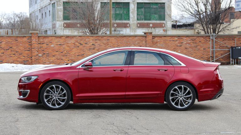 نسخة 2017 من طراز لينكولن MKZ