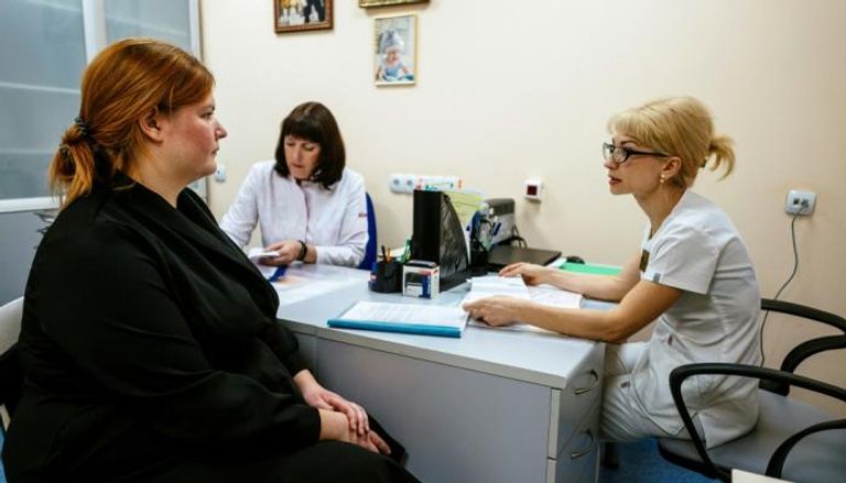 العيادات الروسية تشجع النساء على الإنجاب