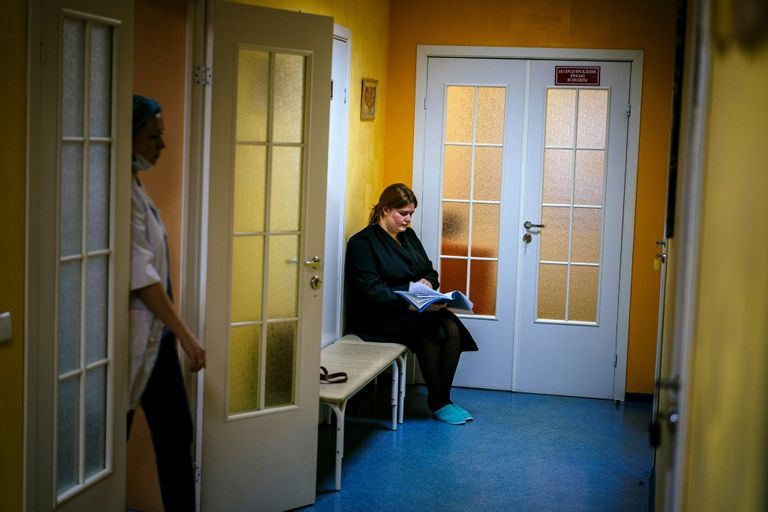 العيادات الروسية تشجع النساء على الإنجاب