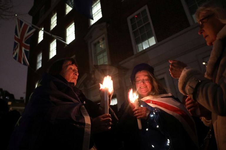 دقائق تفصل الطلاق البريطاني الأوروبي