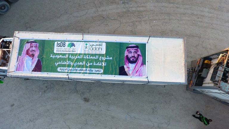السعودية تقدم 30 ألف ذبيحة لفقراء غزة