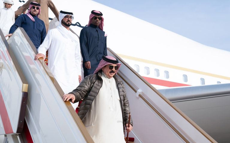 العاهل البحريني لدى وصوله الإمارات