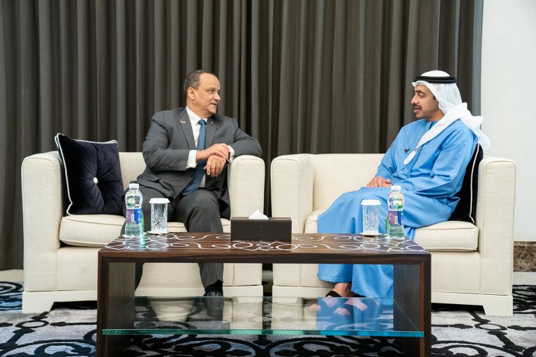 الشيخ عبدالله بن زايد آل نهيان وإسماعيل ولد الشيخ أحمد