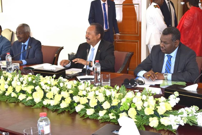 حمدوك لدى وصوله إلى جيبوتي