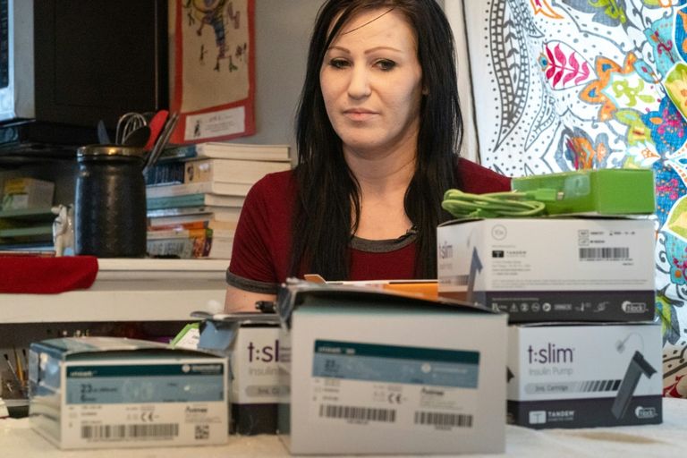 أبيجايل هاينسماير تعطي الإنسولين لأنيت جانتيله في مينيسوتا