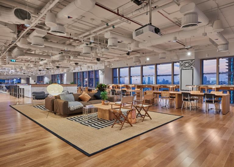 "WeWork" تفتتح أول مقر لها بالإمارات
