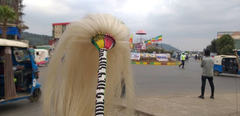 "شيرا" أداة تُصنع من ذيل الحصان