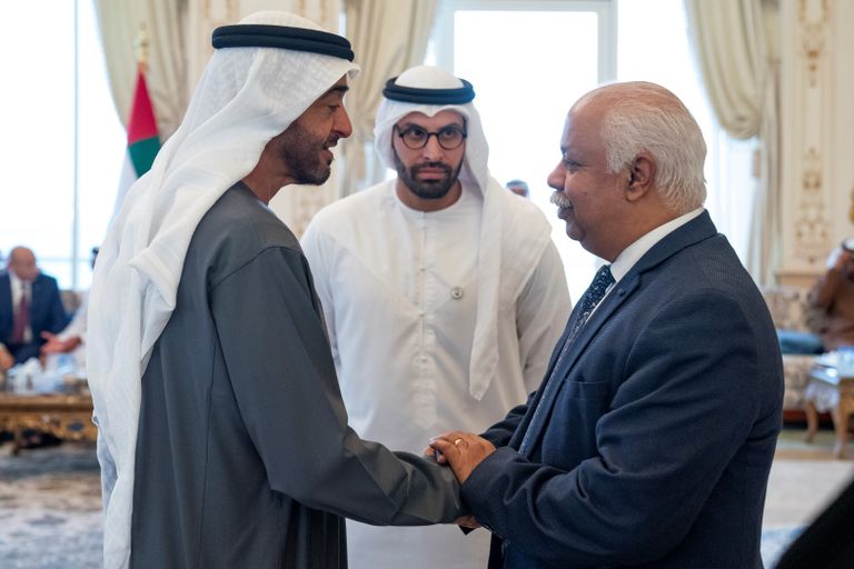 محمد بن زايد يستقبل أعضاء لجنة تحقيق أهداف "وثيقة الأخوة الإنسانية"