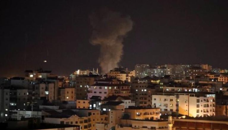 تصاعد الدخان جراء قصف إسرائيلي سابق في غزة