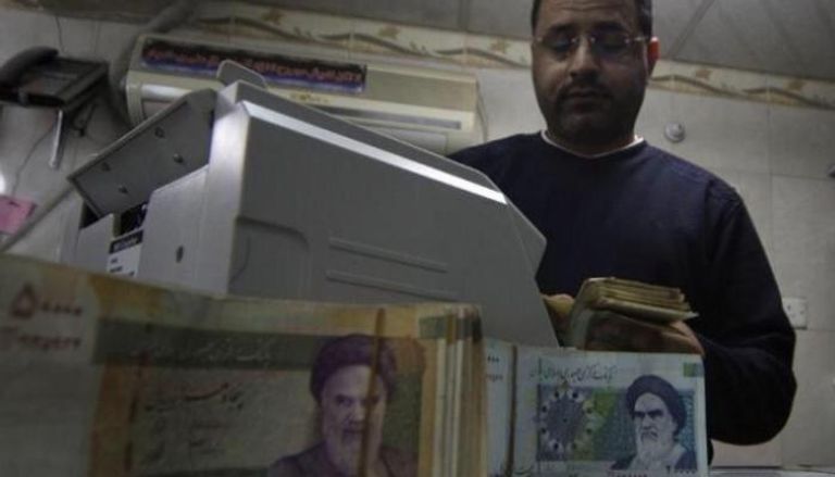 السويد ترفض فتح حسابات بنكية للإيرانيين