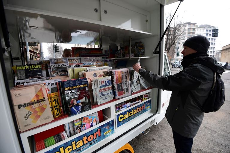 أندريا كاربيني إلى جوار عربته