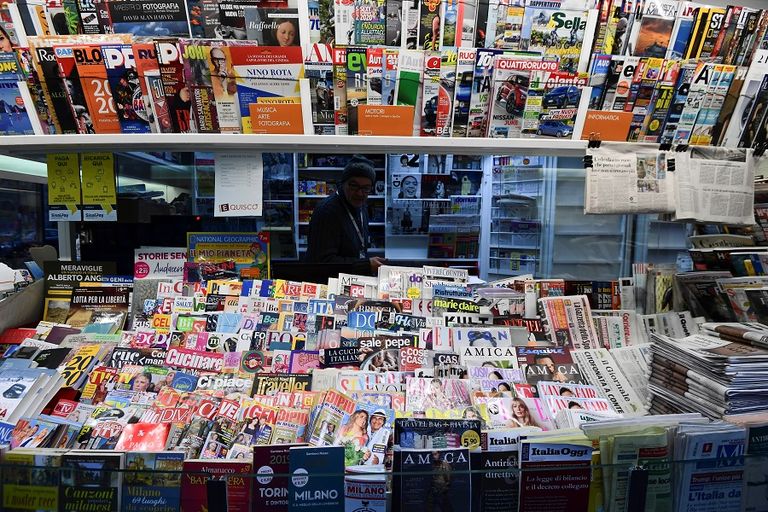 أندريا كاربيني إلى جوار عربته