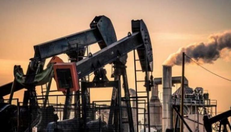 النفط يرتفع بدعم آمال اكتشاف لقاح لكورونا