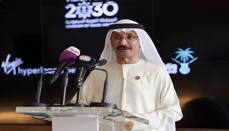 جانب من توقيع العقد