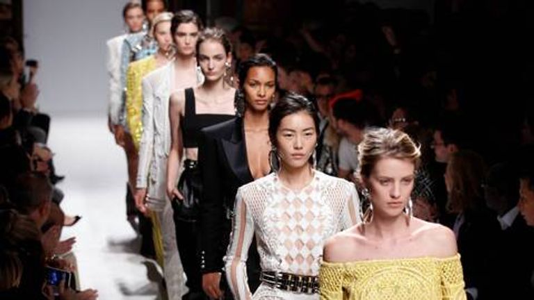 كورونا يهدد عرش باريس كعاصمة الموضة العالمية