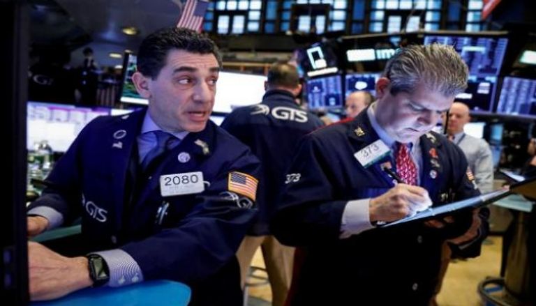 الأسهم الأمريكية تنخفض في بداية تعاملات الجمعة