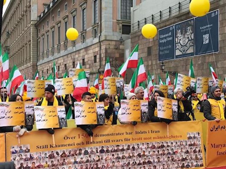 جانب من مظاهرة المعارضة الإيرانية في السويد