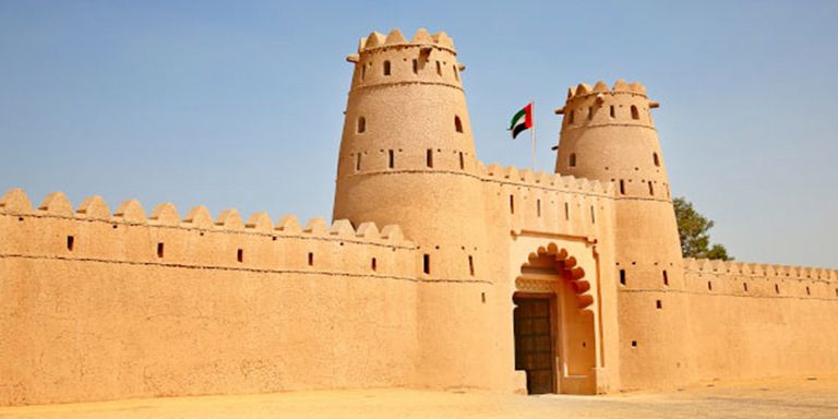 متحف قصر العين هو المقر الرسمي للشيخ زايد بن سلطان آل نهيان فندق Emirates Palace أحد أفخم الفنادق في العالم