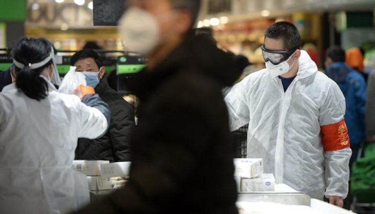 الصين أعلنت ارتفاع حصيلة ضحايا الفيروس إلى 908 حالات وفاة