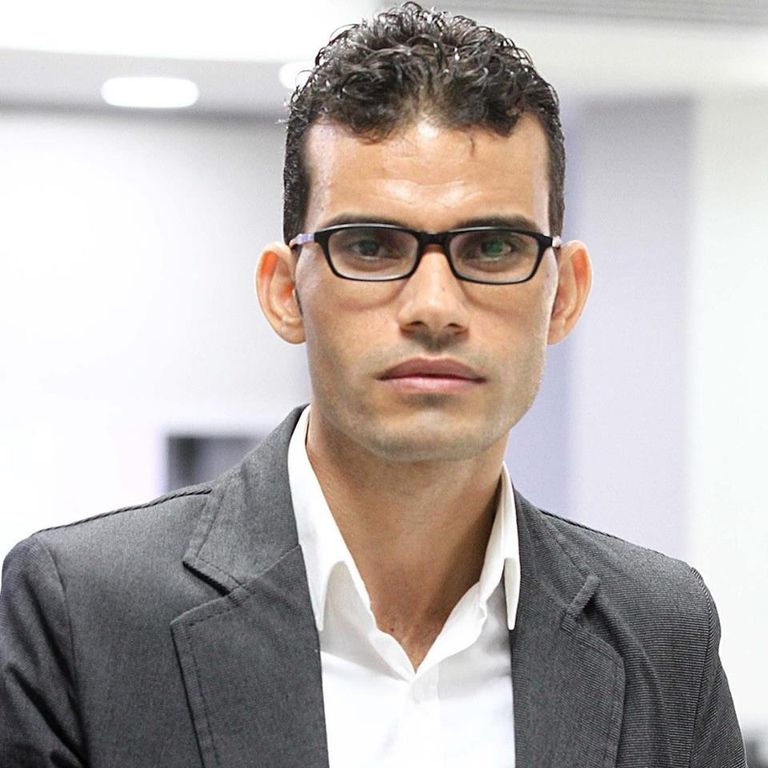 التحدي مستمر بين الكتاب الورقي ونظيره الإلكتروني - أرشيفية