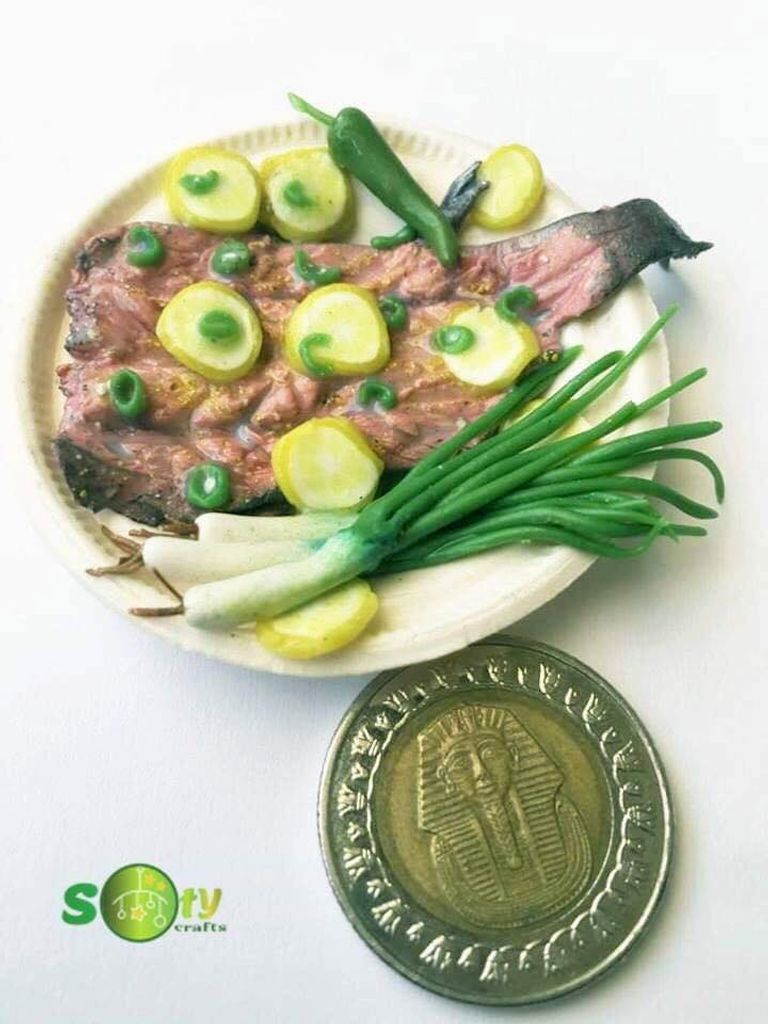 نماذج من أعمال عزة