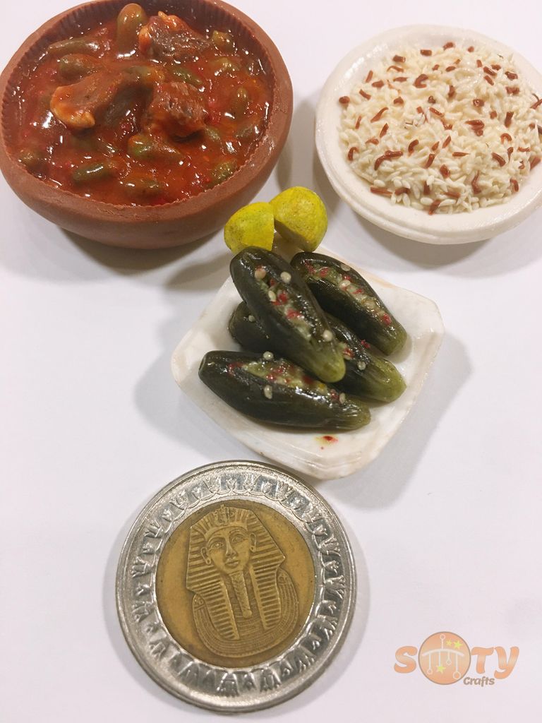 نماذج من أعمال عزة