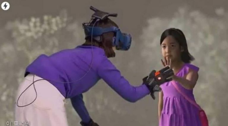 أم كورية تلتقي ابنتها المتوفاة في الواقع الافتراضي