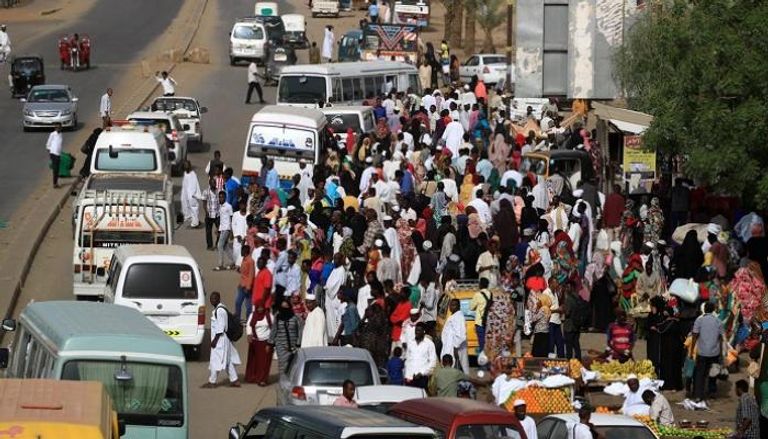 السودان يعلن ضوابط ترشيدية جديدة لاحتواء أزمة الوقود 