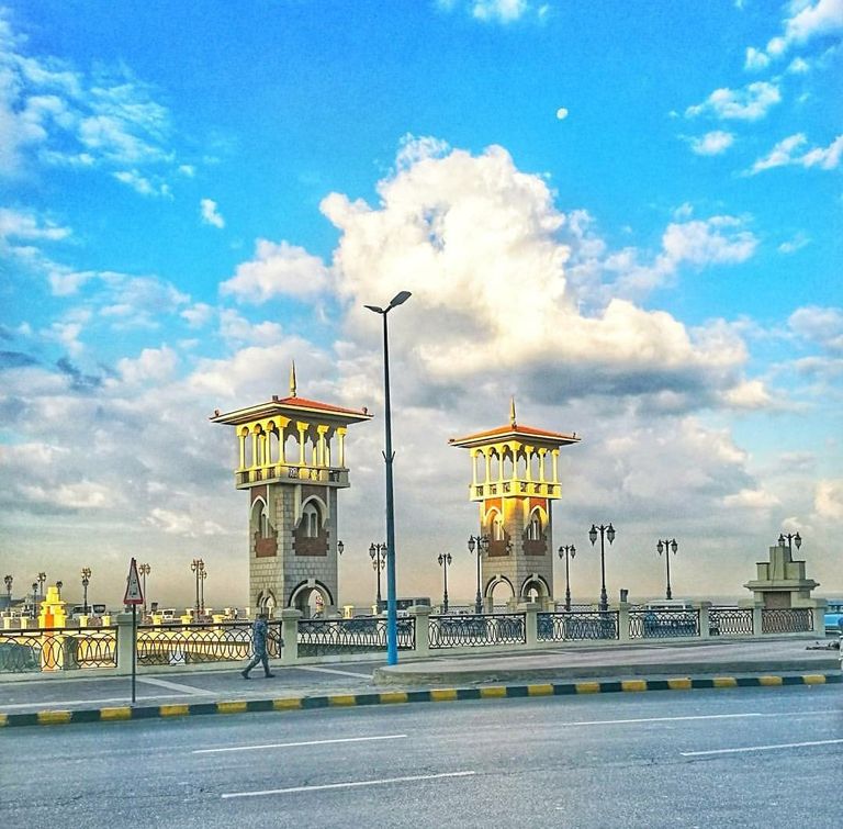 #اتصور_كإنك_في_أوروبا هاشتاق لدعم السياحة في مصر