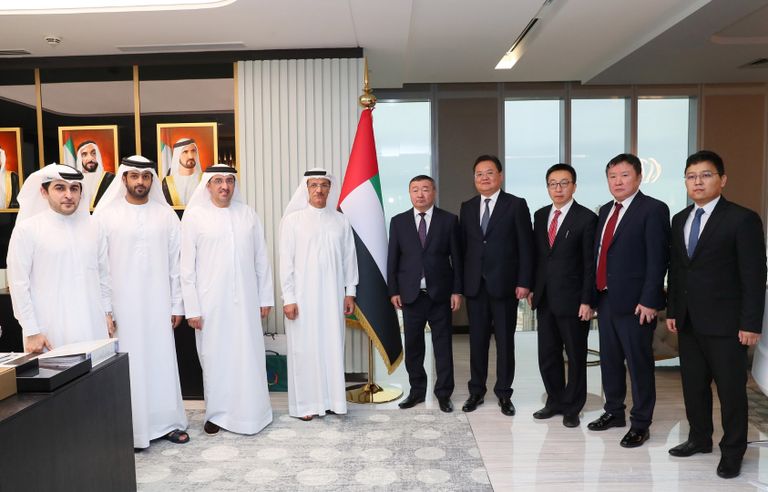 زيارة الوفد المنغولي للإمارات لقاء وزير الاقتصاد الإماراتي مع الوفد المنغولي