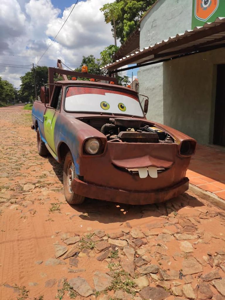 سيارة شخصية ماتيرا الكارتونية 