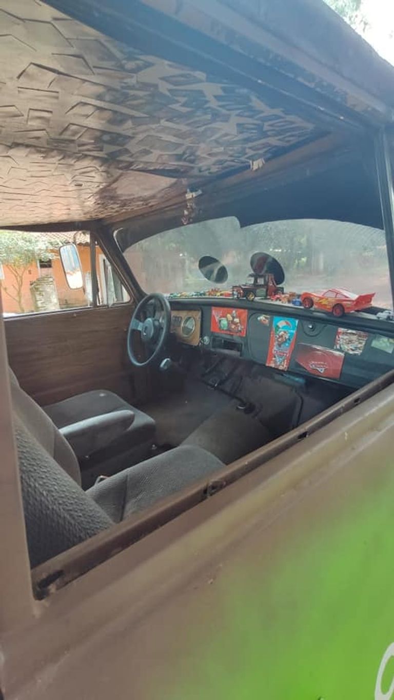 سيارة شخصية ماتيرا الكارتونية 